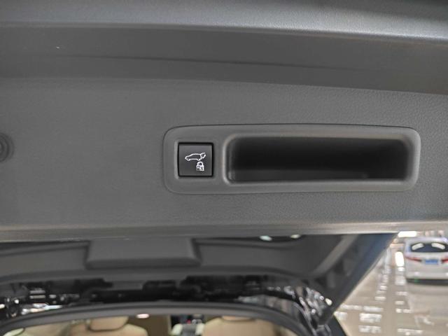 Toyota Granvia 2024 thumb 9