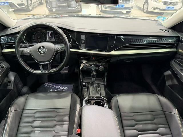 Volkswagen Passat 2019 thumb 2