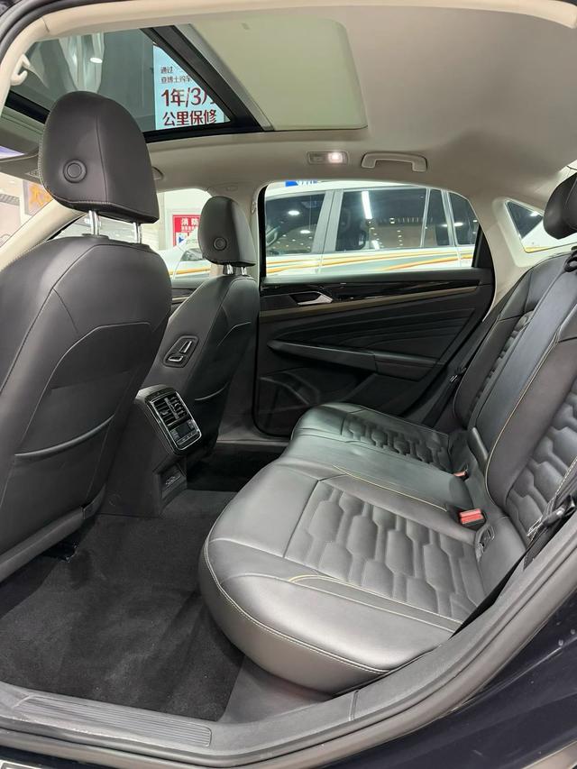 Volkswagen Passat 2019 thumb 3