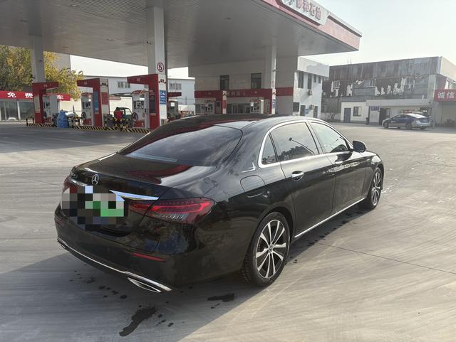 Mercedes-Benz E-Class 2022 thumb 2