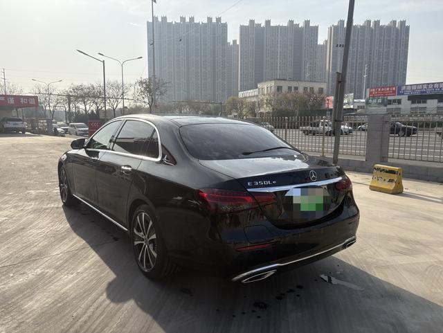 Mercedes-Benz E-Class 2022 thumb 3