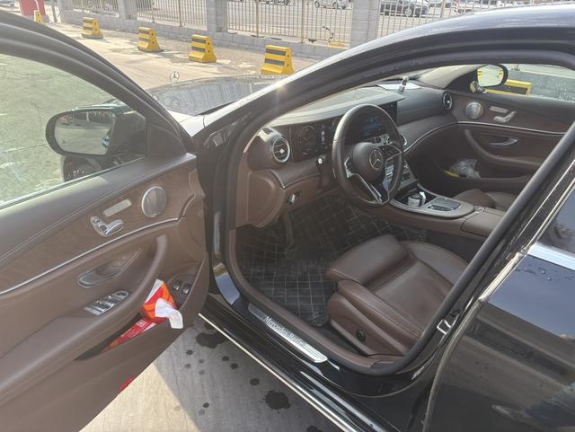 Mercedes-Benz E-Class 2022 thumb 4