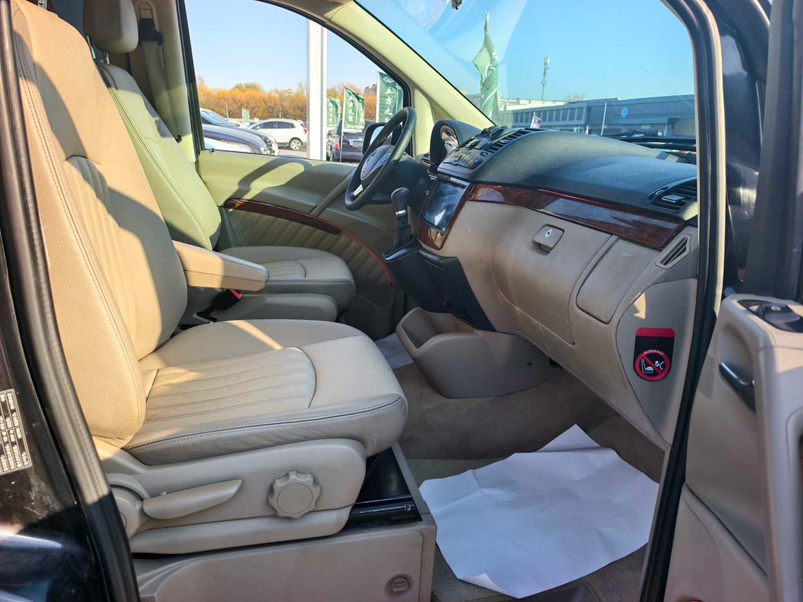 Mercedes-Benz V-Class 2013 thumb 7