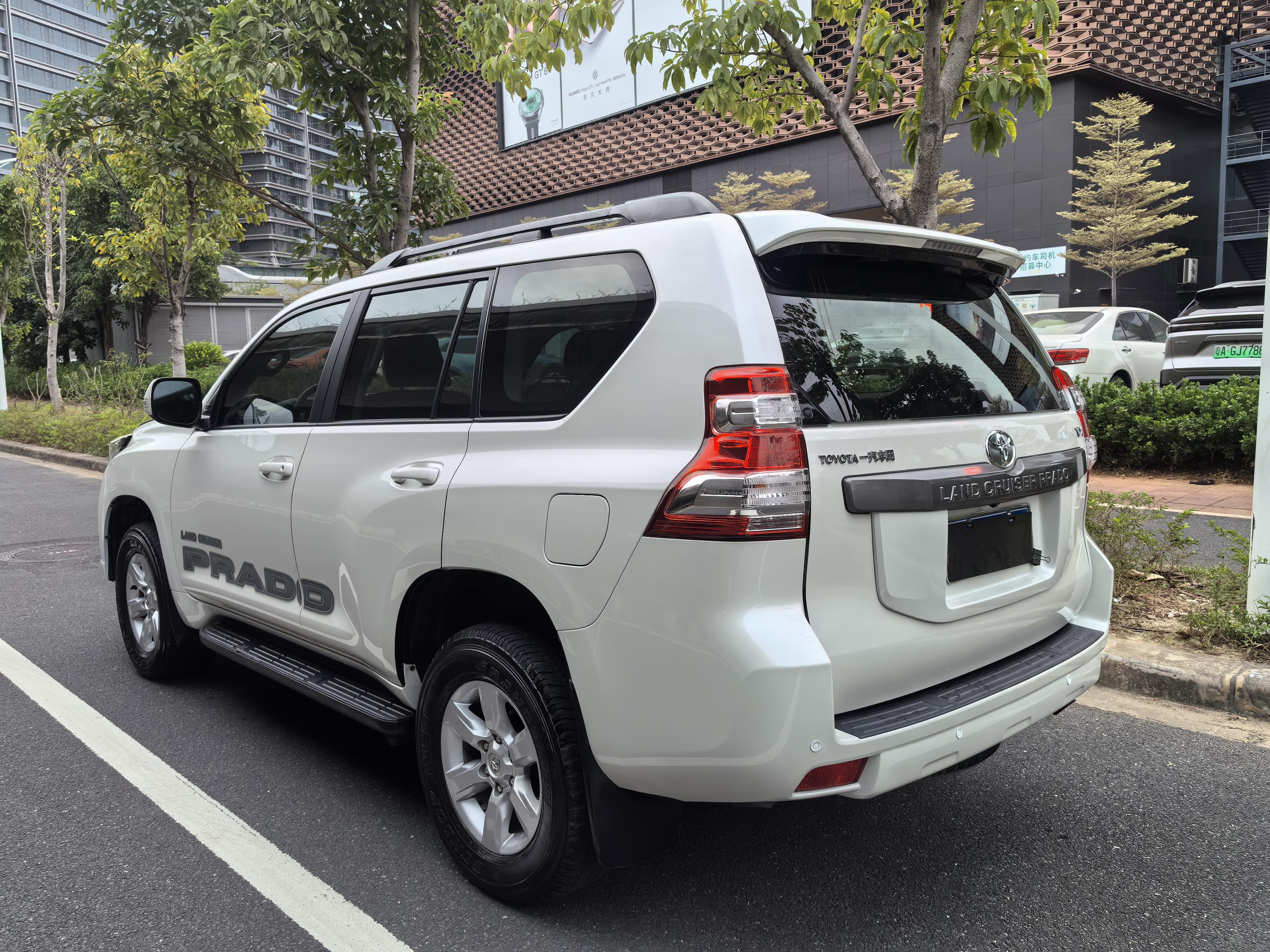 Toyota Land Cruiser Prado 2016 thumb 3