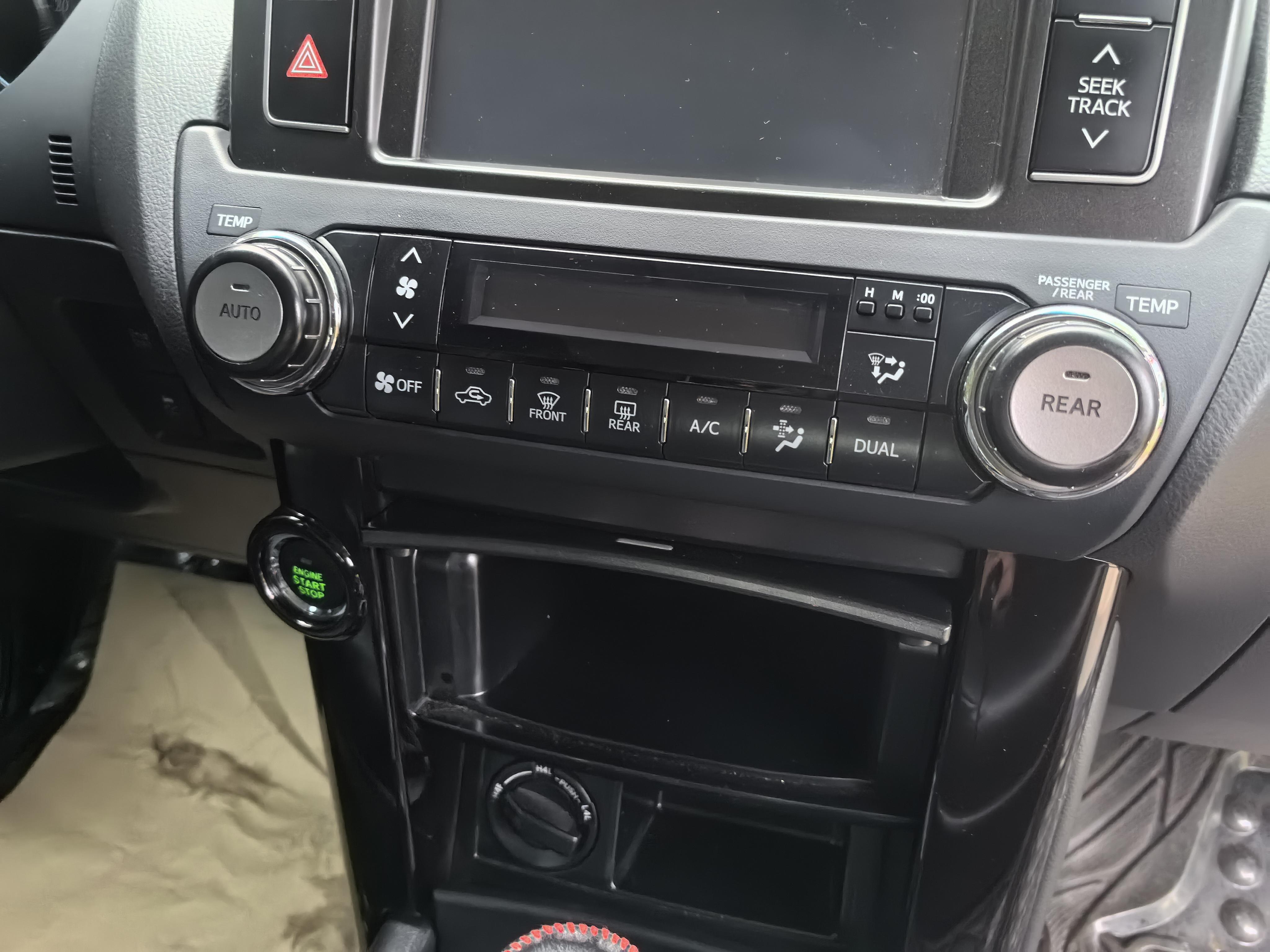 Toyota Land Cruiser Prado 2016 thumb 8