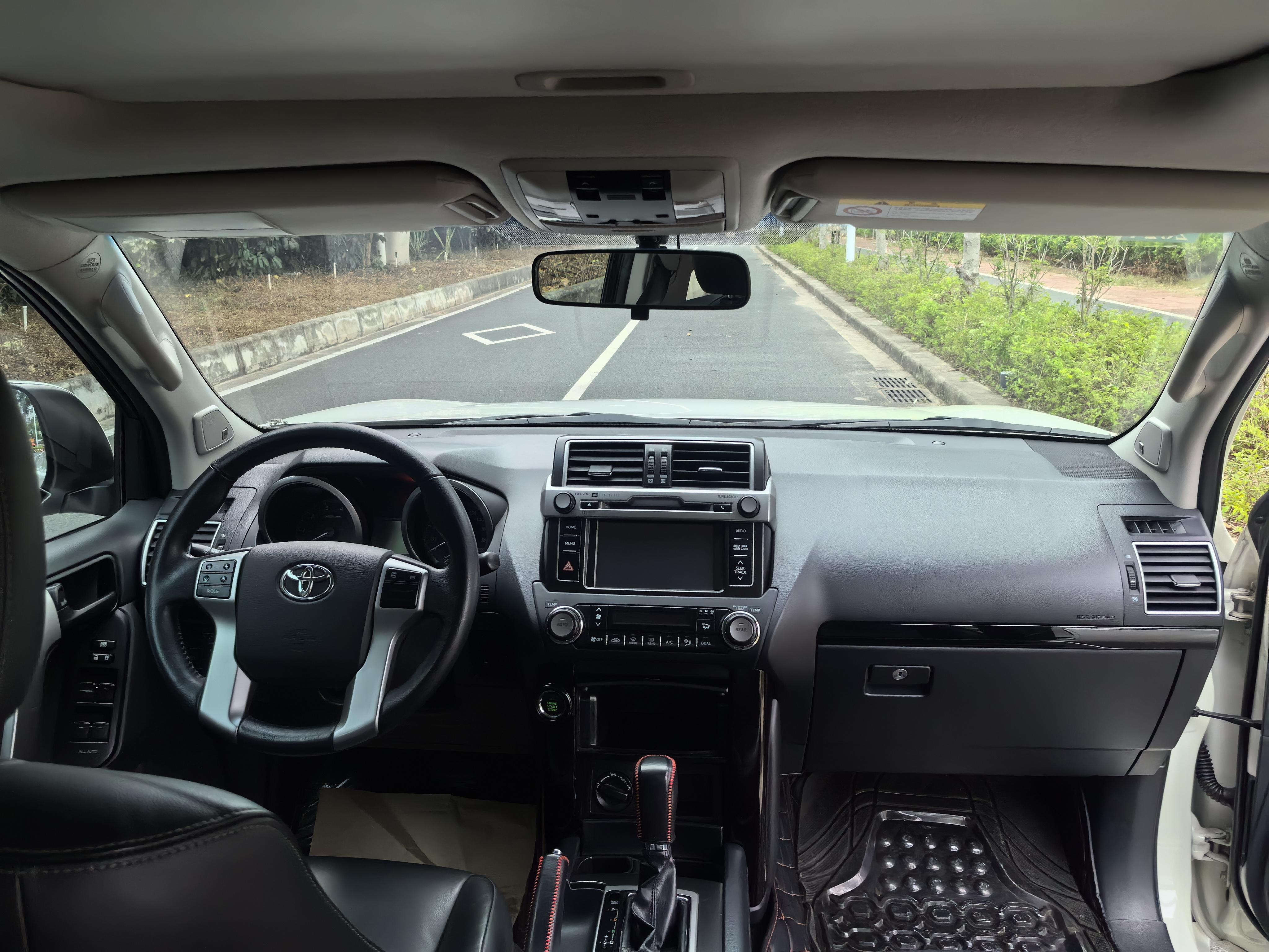 Toyota Land Cruiser Prado 2016 thumb 10