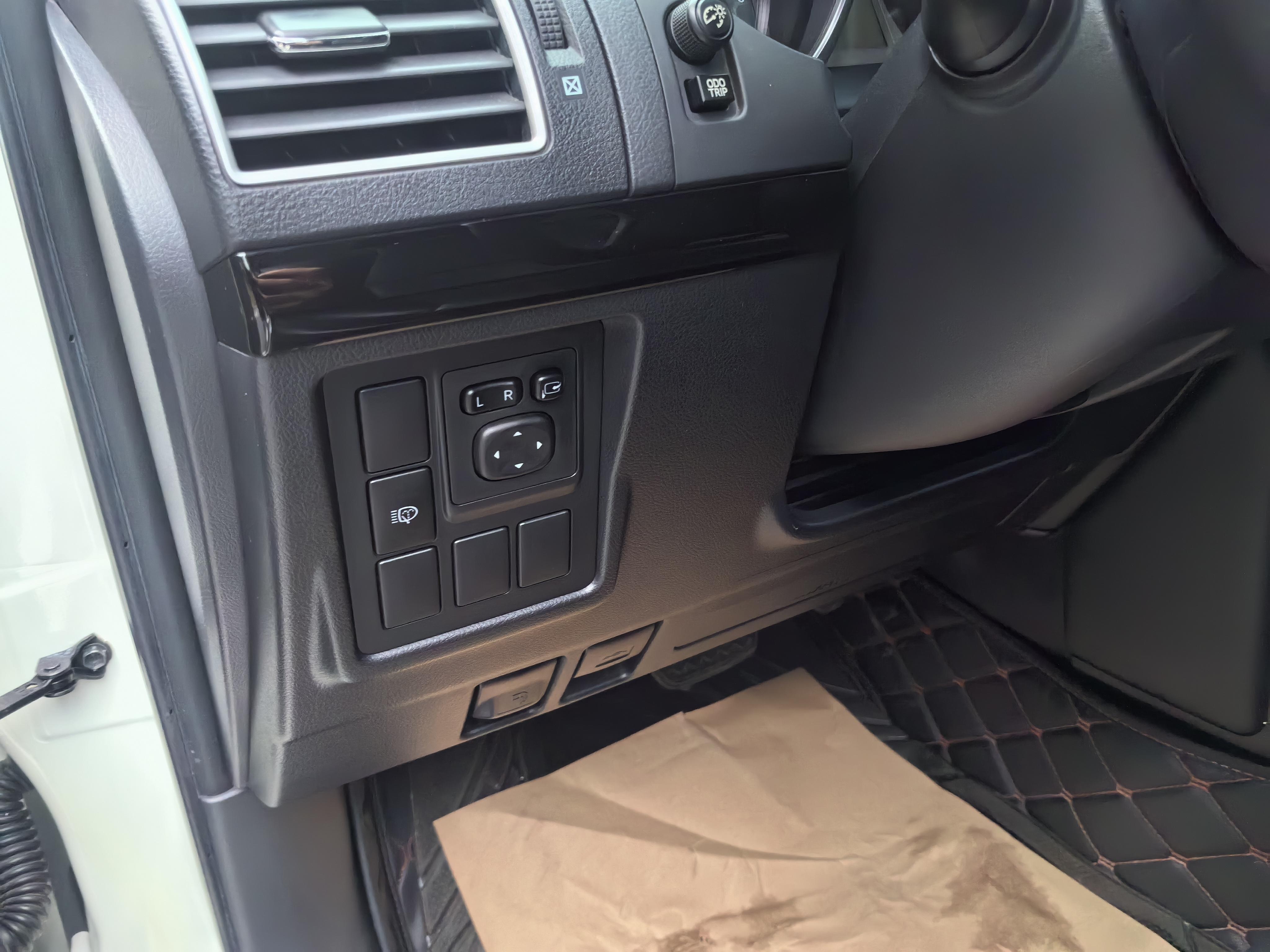 Toyota Land Cruiser Prado 2016 thumb 11
