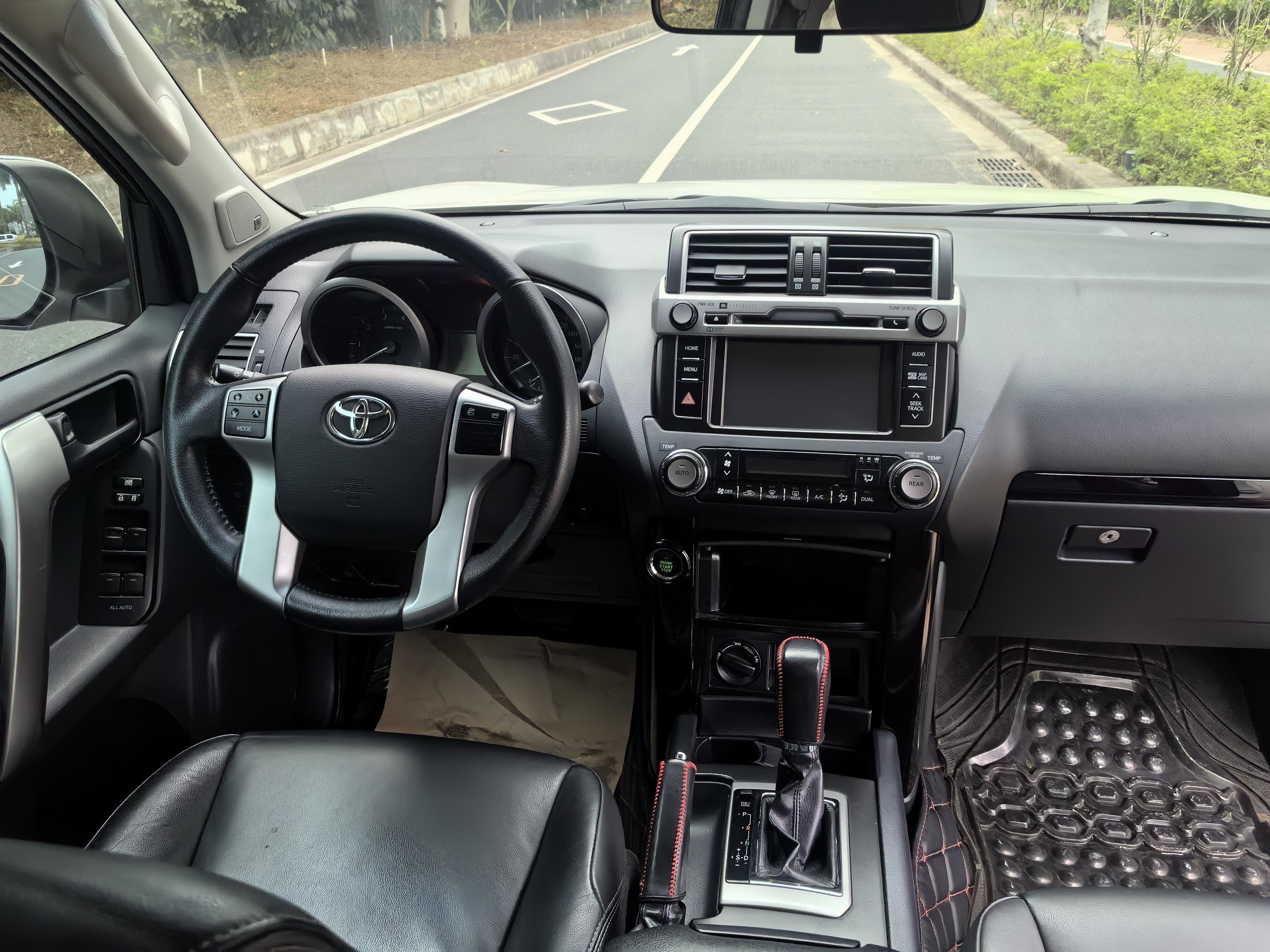 Toyota Land Cruiser Prado 2016 thumb 12