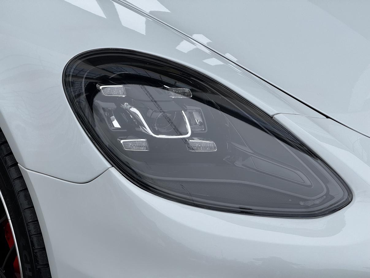 Porsche Panamera 2018 thumb 4