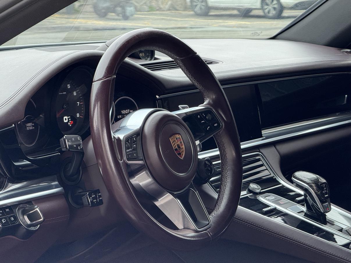 Porsche Panamera 2018 thumb 10