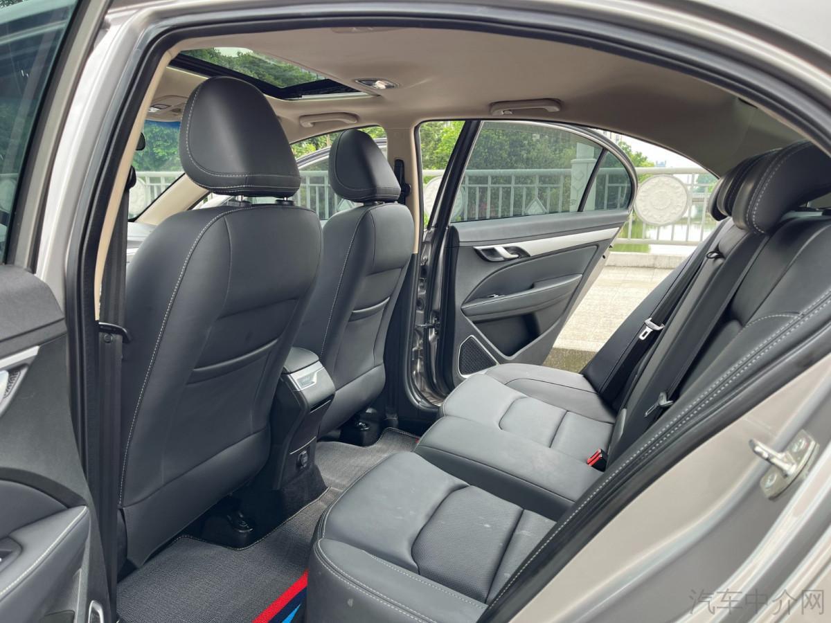 Geely Emgrand 2018 thumb 10