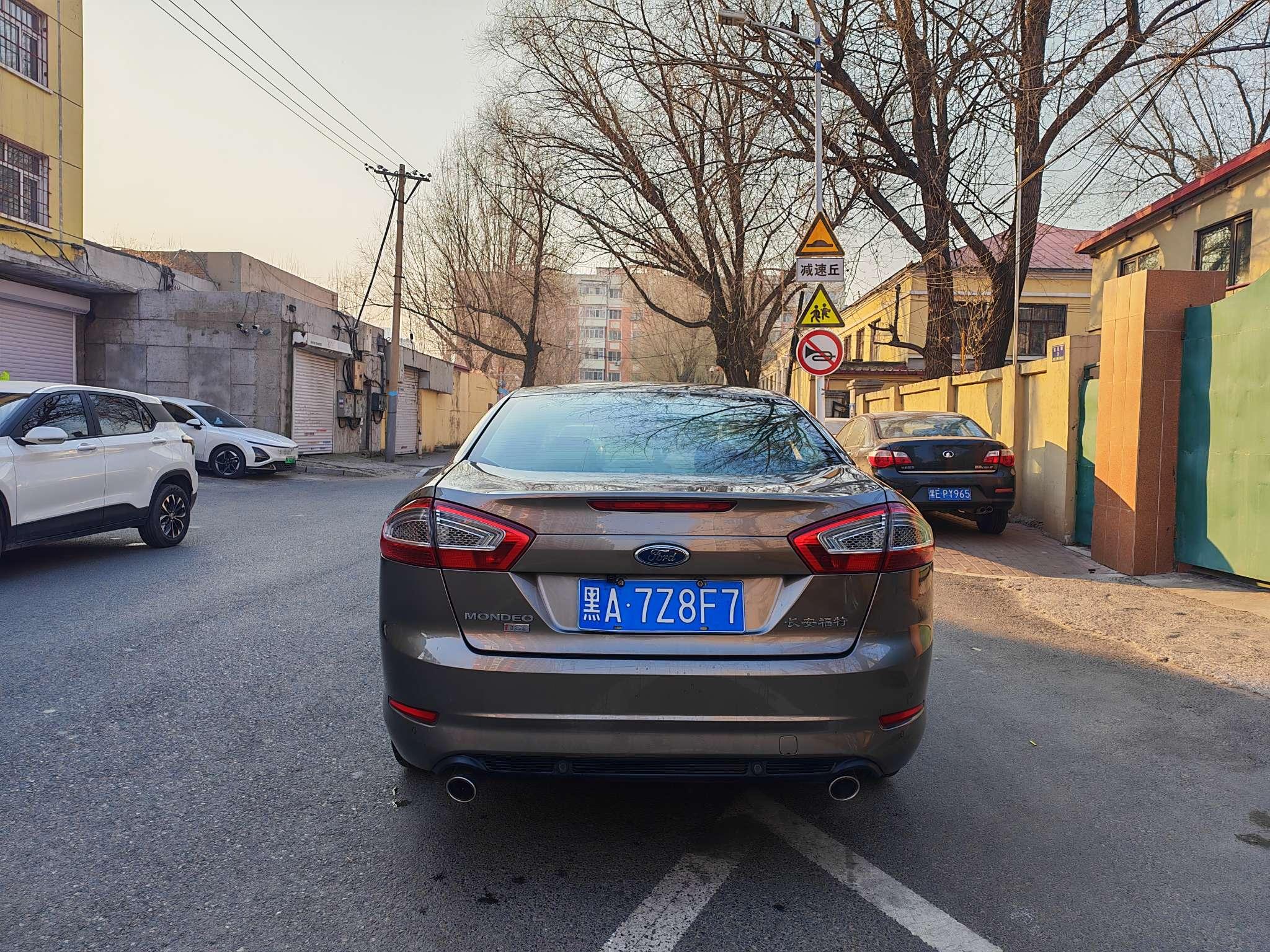 Ford Mondeo 2014 thumb 4