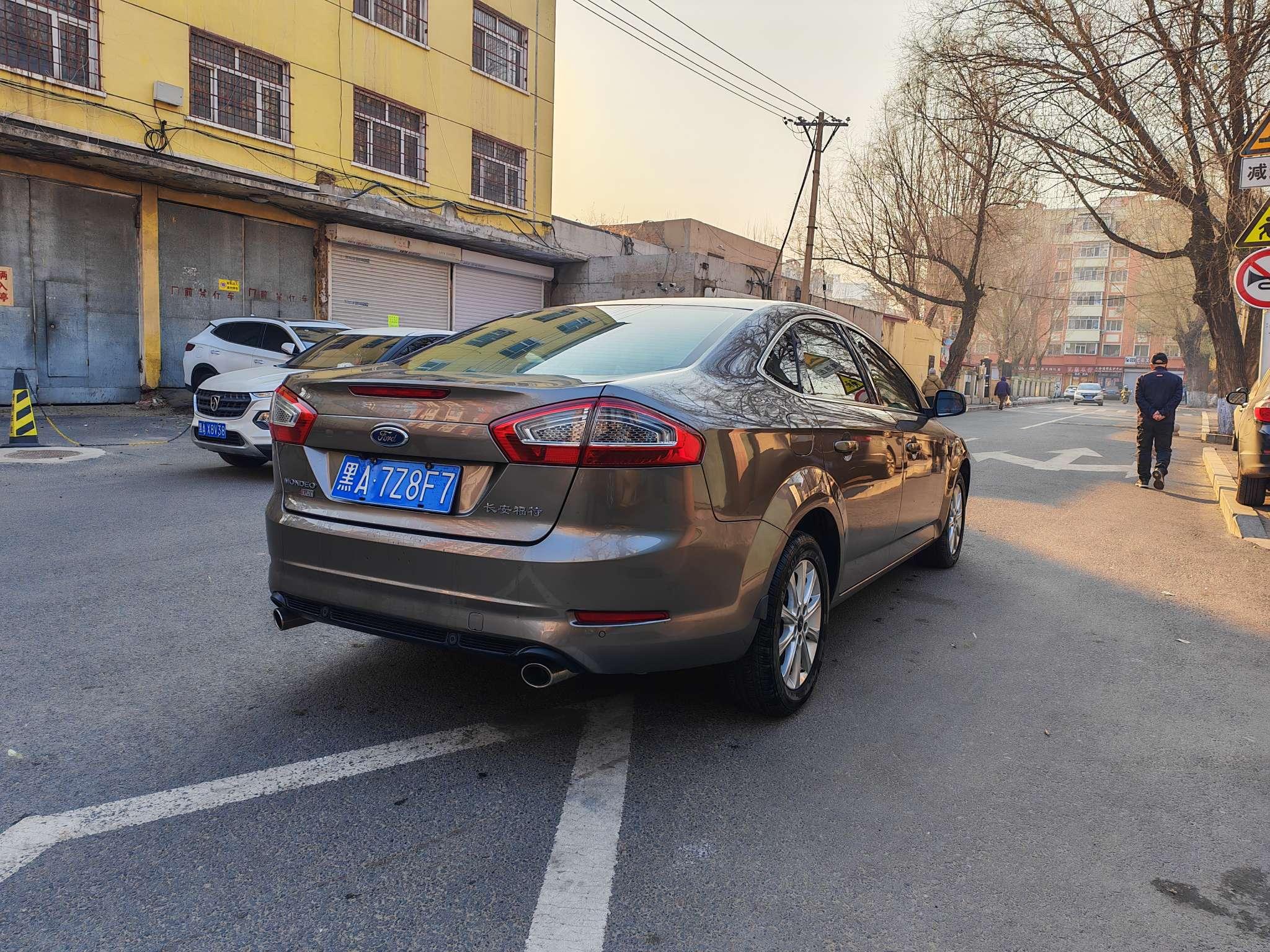 Ford Mondeo 2014 thumb 5