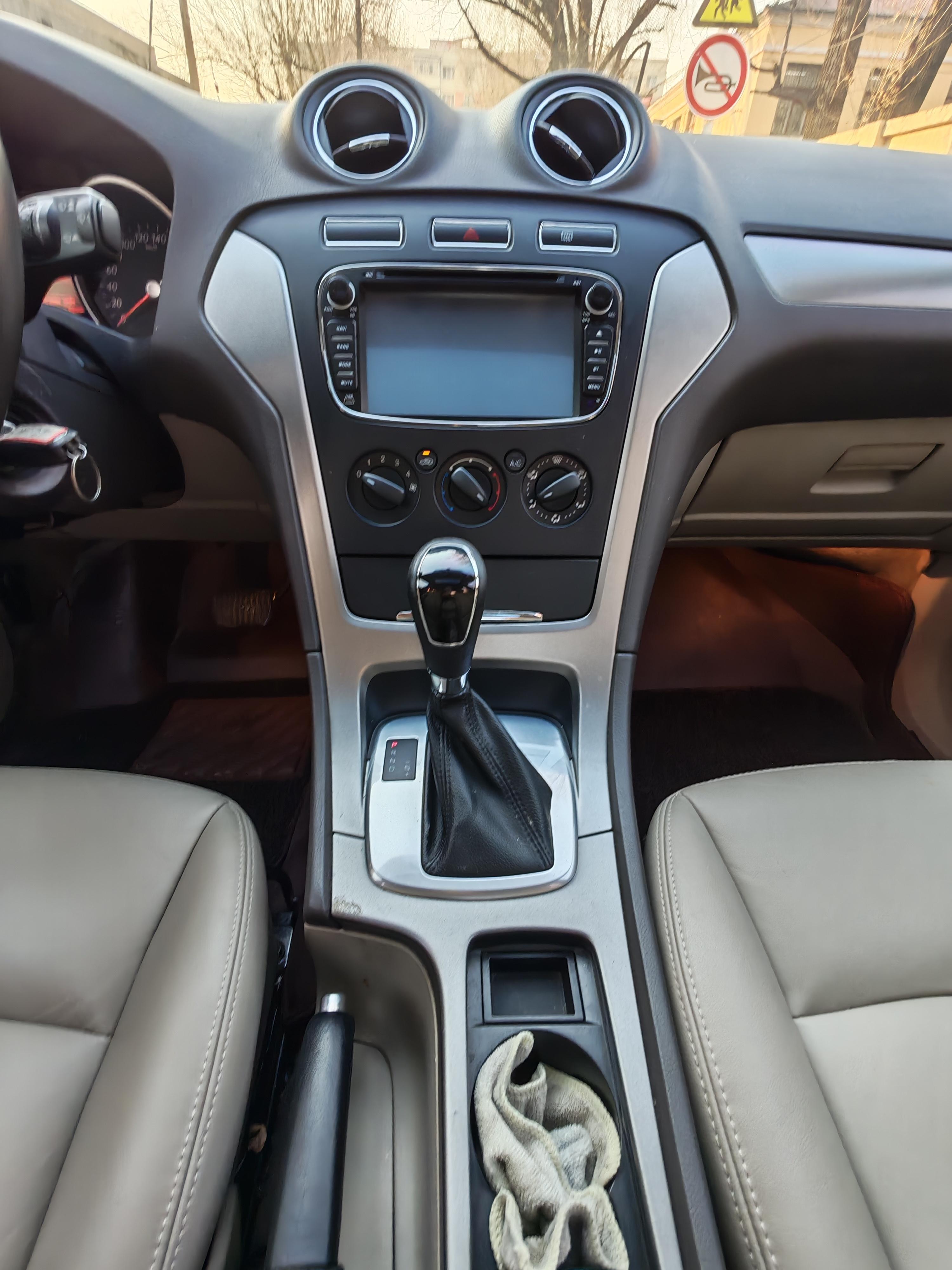 Ford Mondeo 2014 thumb 10