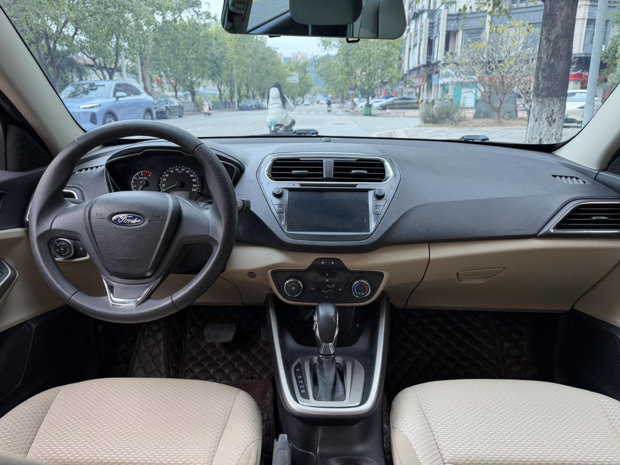 Ford Focus 2016 thumb 6