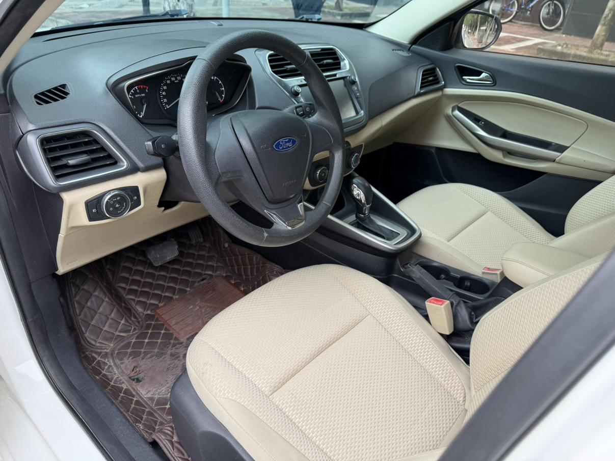 Ford Focus 2016 thumb 7