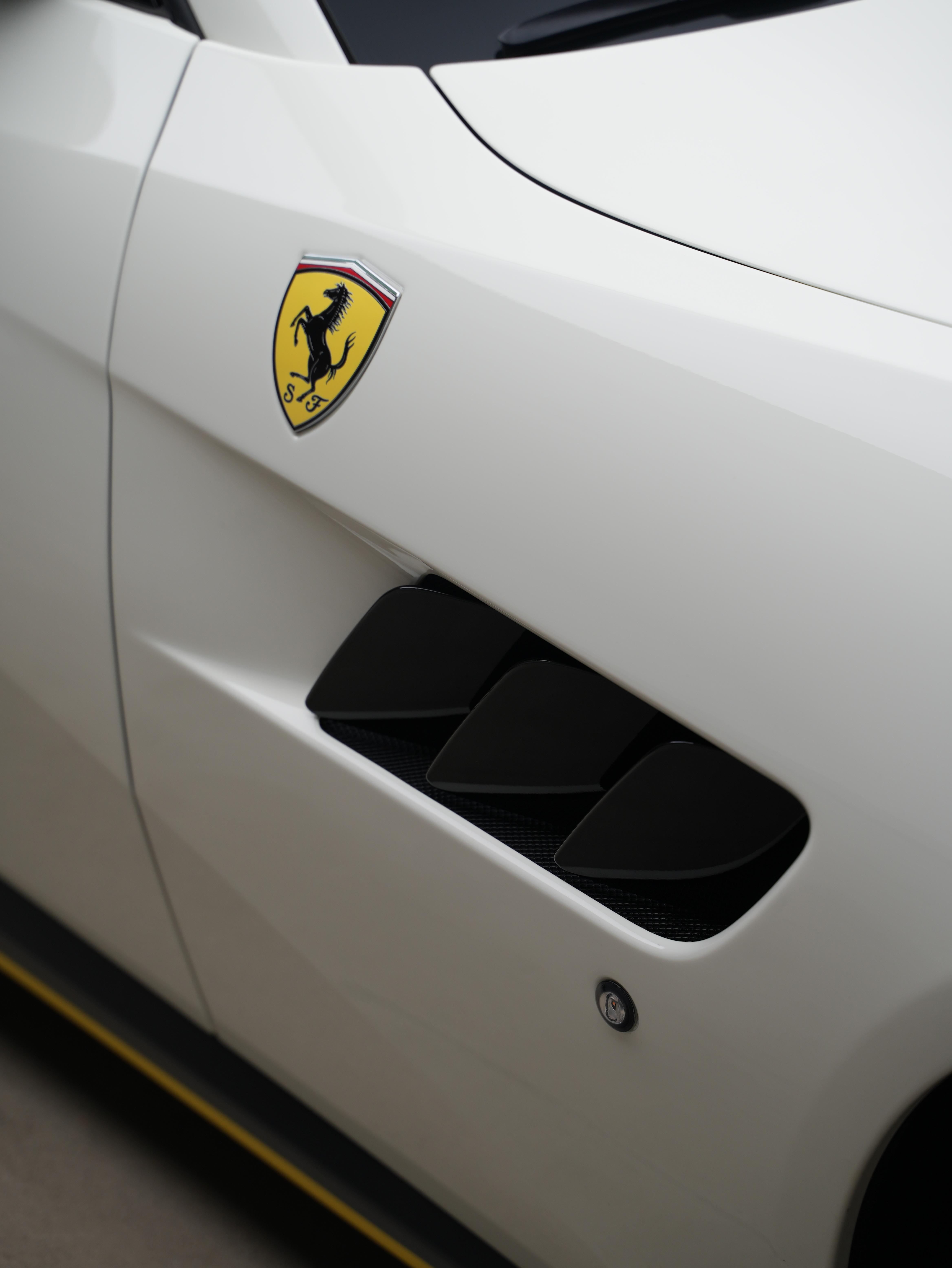 Ferrari GTC4Lusso 2017 thumb 6