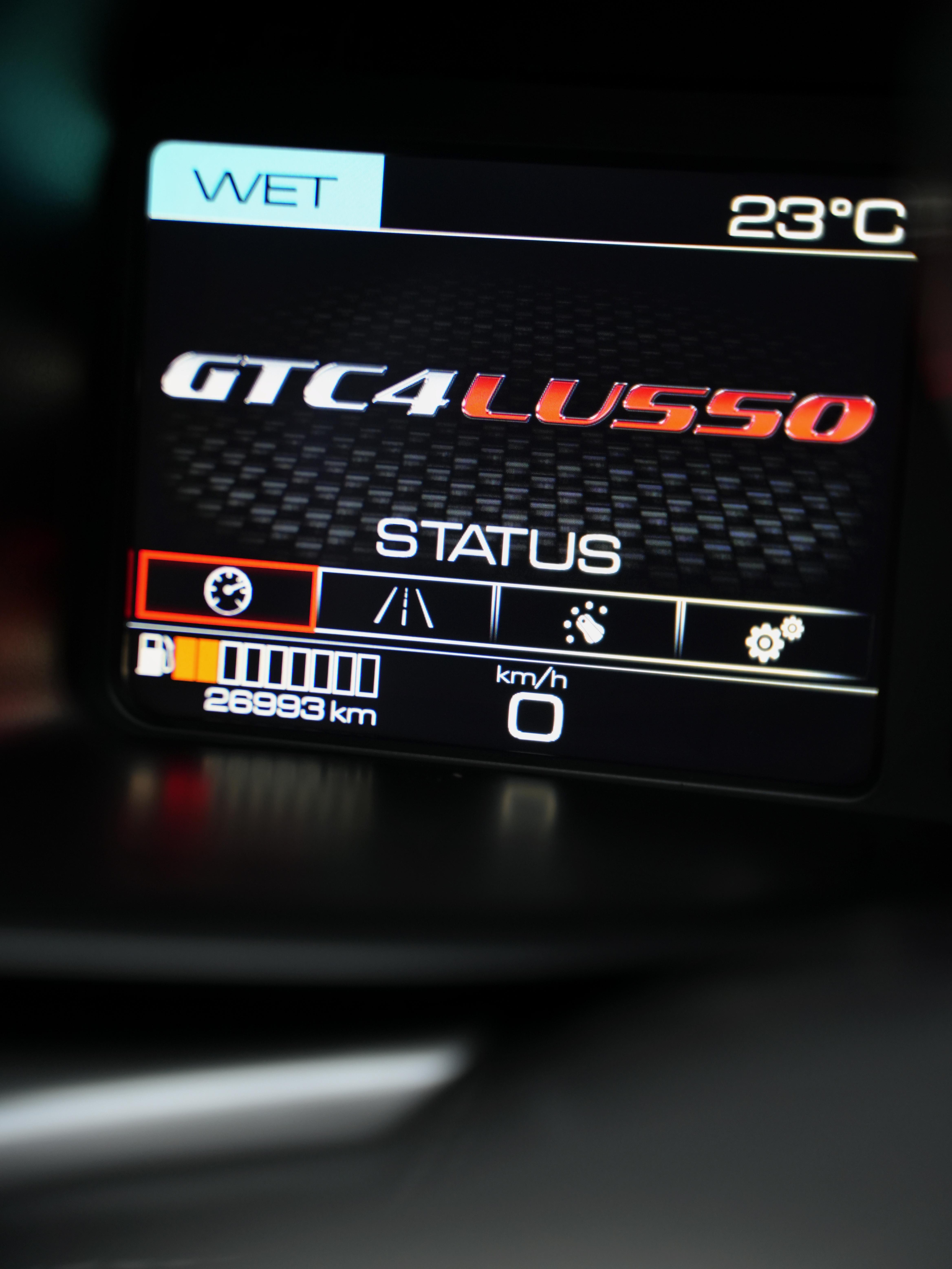 Ferrari GTC4Lusso 2017 thumb 8