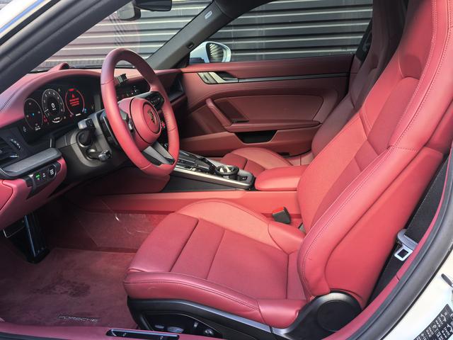 Porsche 911 2025 thumb 6