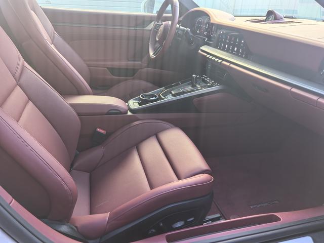 Porsche 911 2025 thumb 7