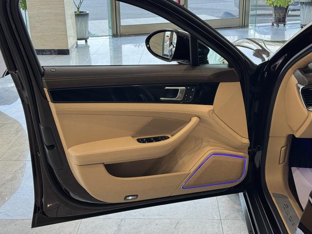 Porsche Panamera 2023 thumb 3