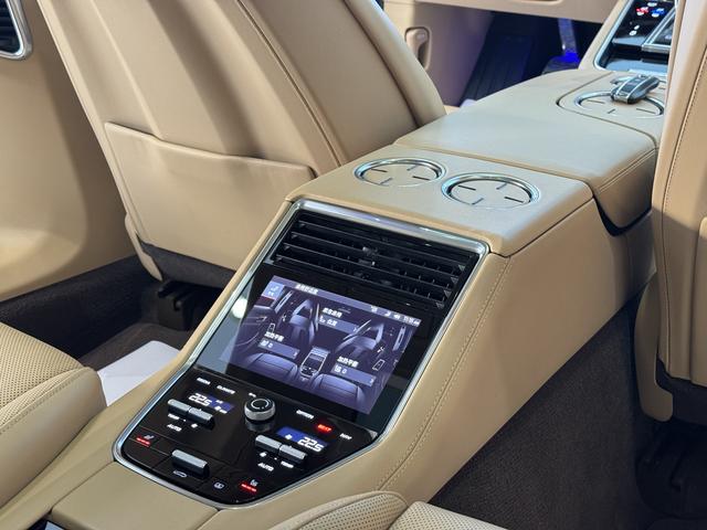 Porsche Panamera 2023 thumb 11