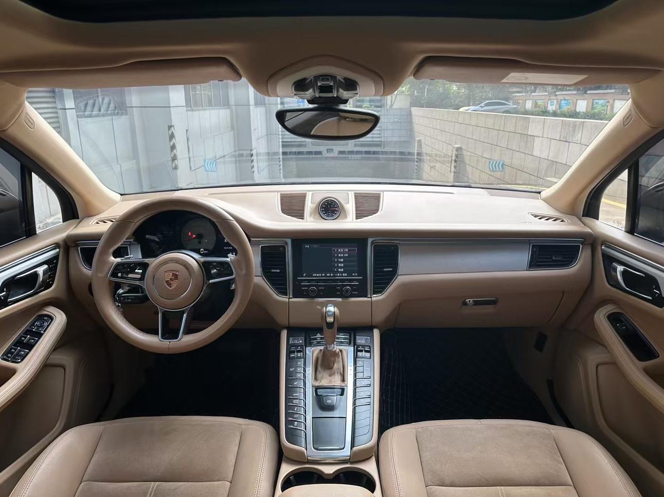 Porsche Macan 2015 thumb 5