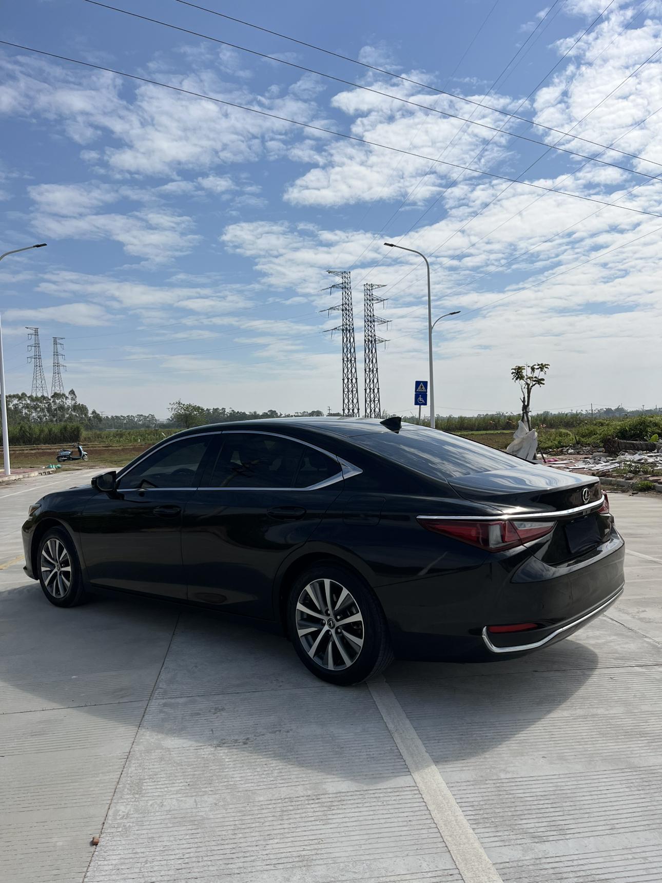 Lexus ES 2020 thumb 12