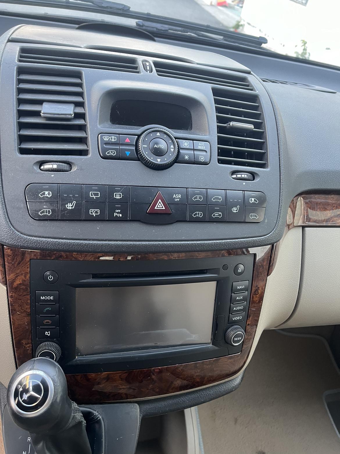 Mercedes-Benz V-Class 2012 thumb 6