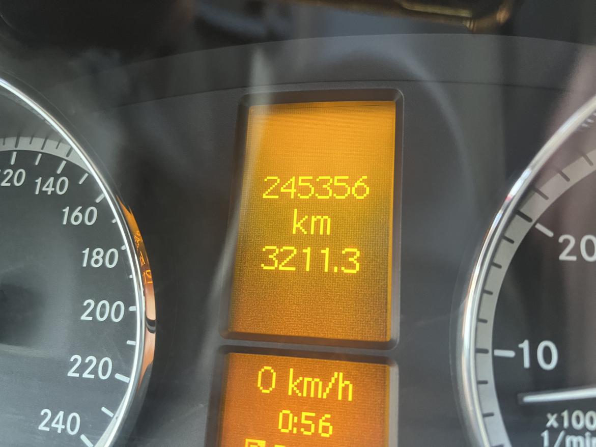Mercedes-Benz V-Class 2012 thumb 8