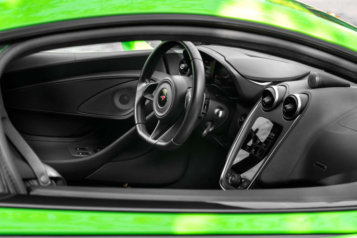 McLaren 570S 2016 thumb 9