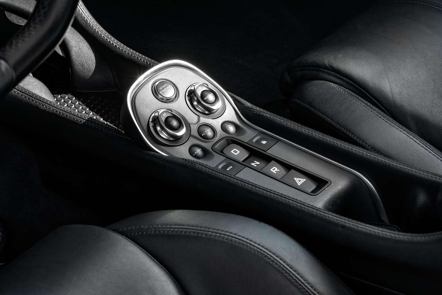 McLaren 570S 2016 thumb 12