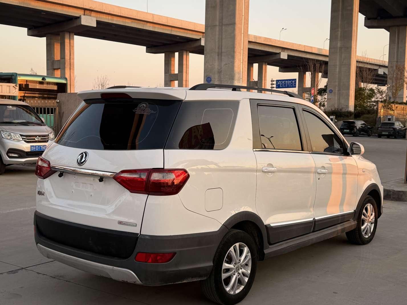Dongfeng Xiaokang 370 2017 thumb 5