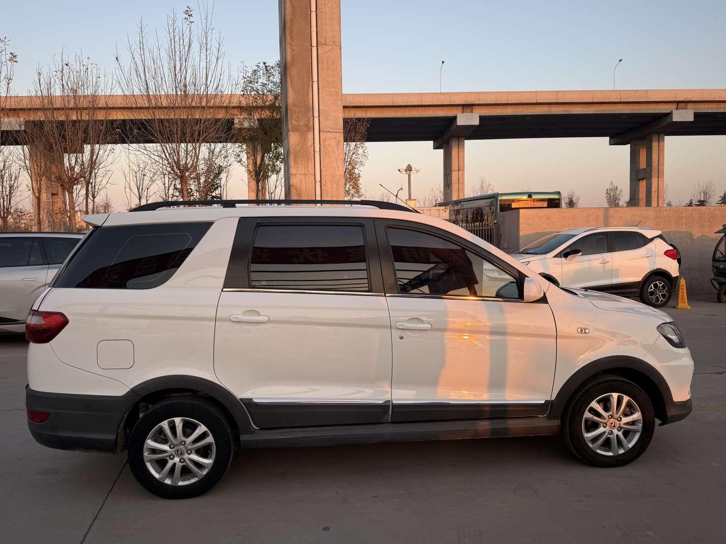 Dongfeng Xiaokang 370 2017 thumb 6