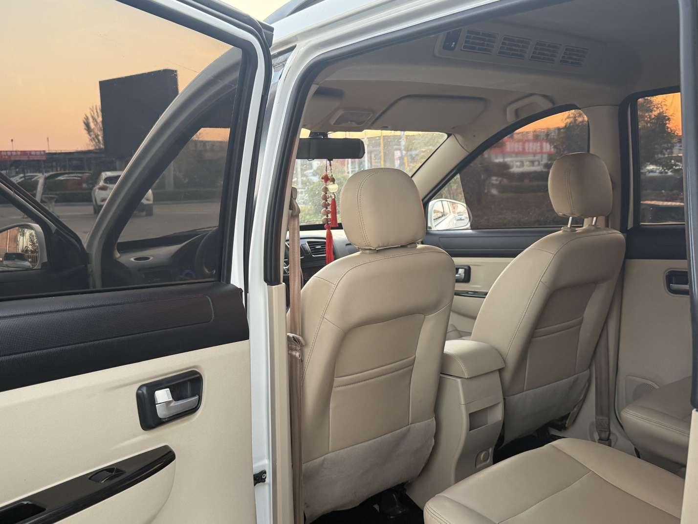 Dongfeng Xiaokang 370 2017 thumb 10