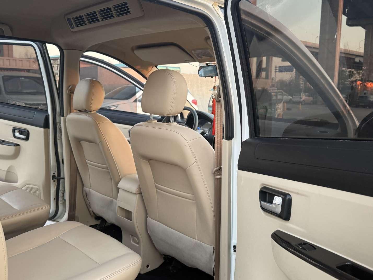 Dongfeng Xiaokang 370 2017 thumb 11