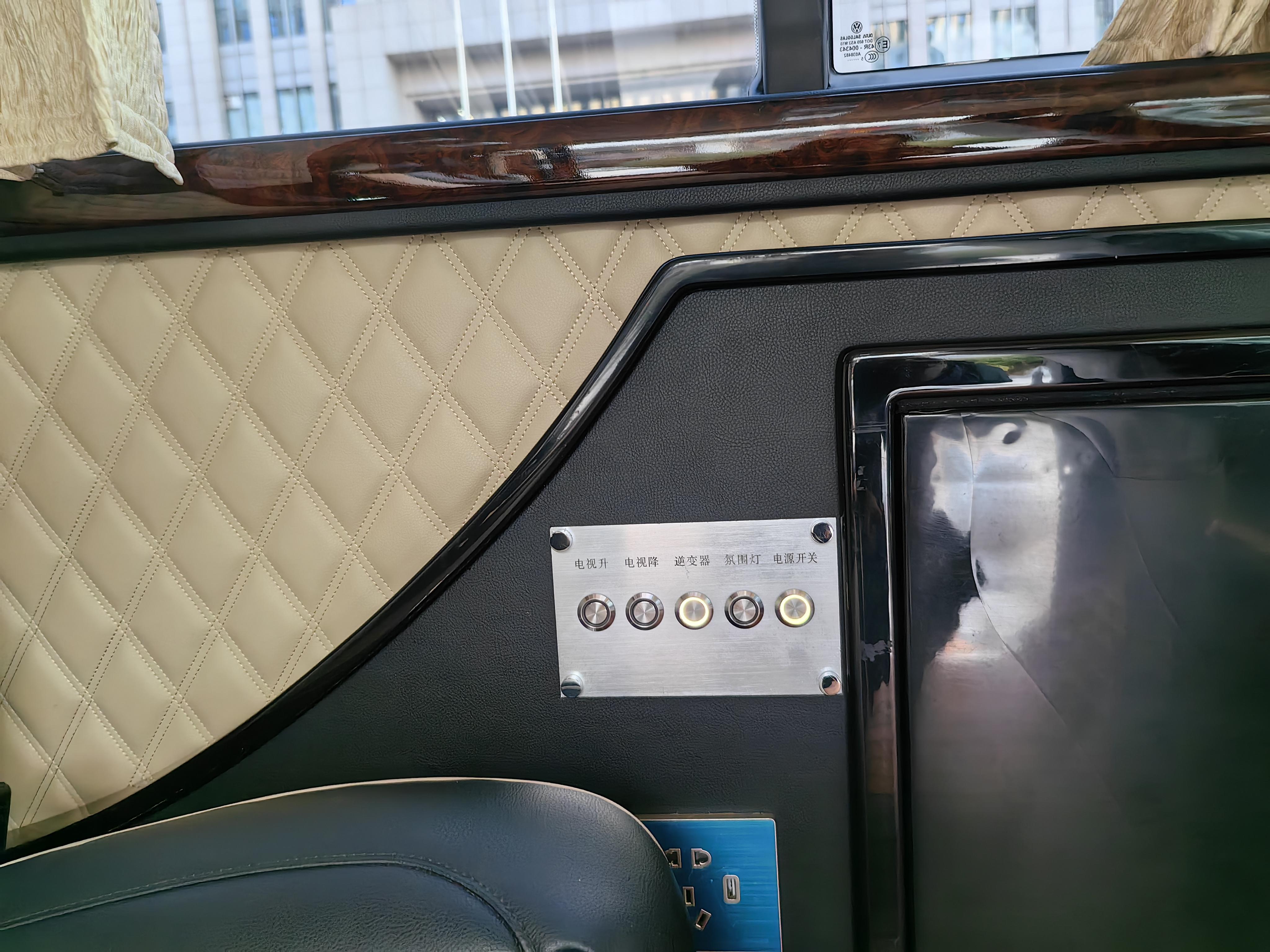Volkswagen Caravelle 2016 thumb 8
