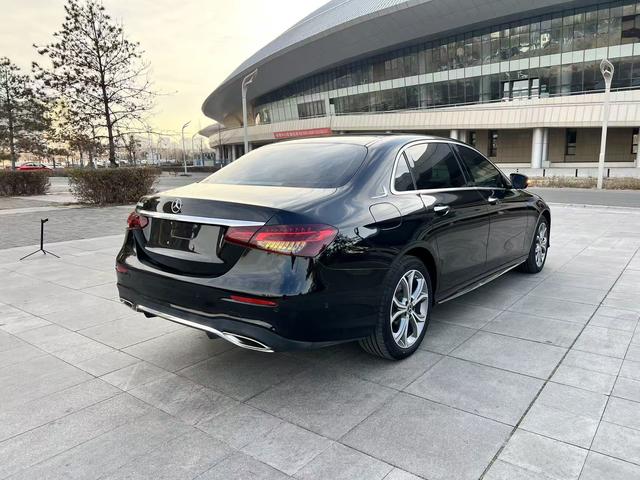 Mercedes-Benz E-Class 2023 thumb 2