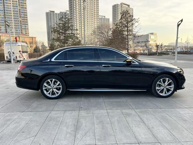 Mercedes-Benz E-Class 2023 thumb 5