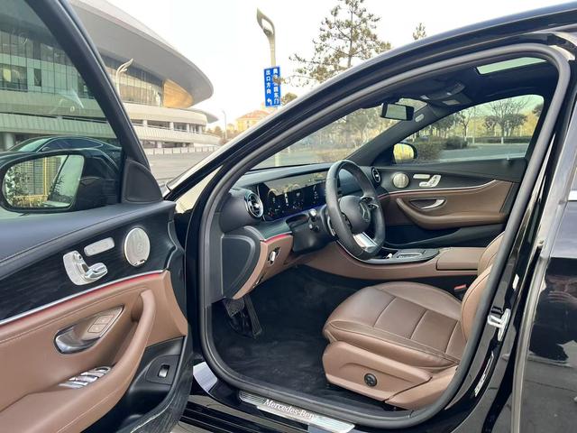 Mercedes-Benz E-Class 2023 thumb 6
