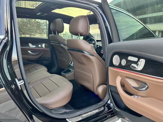 Mercedes-Benz E-Class 2023 thumb 9