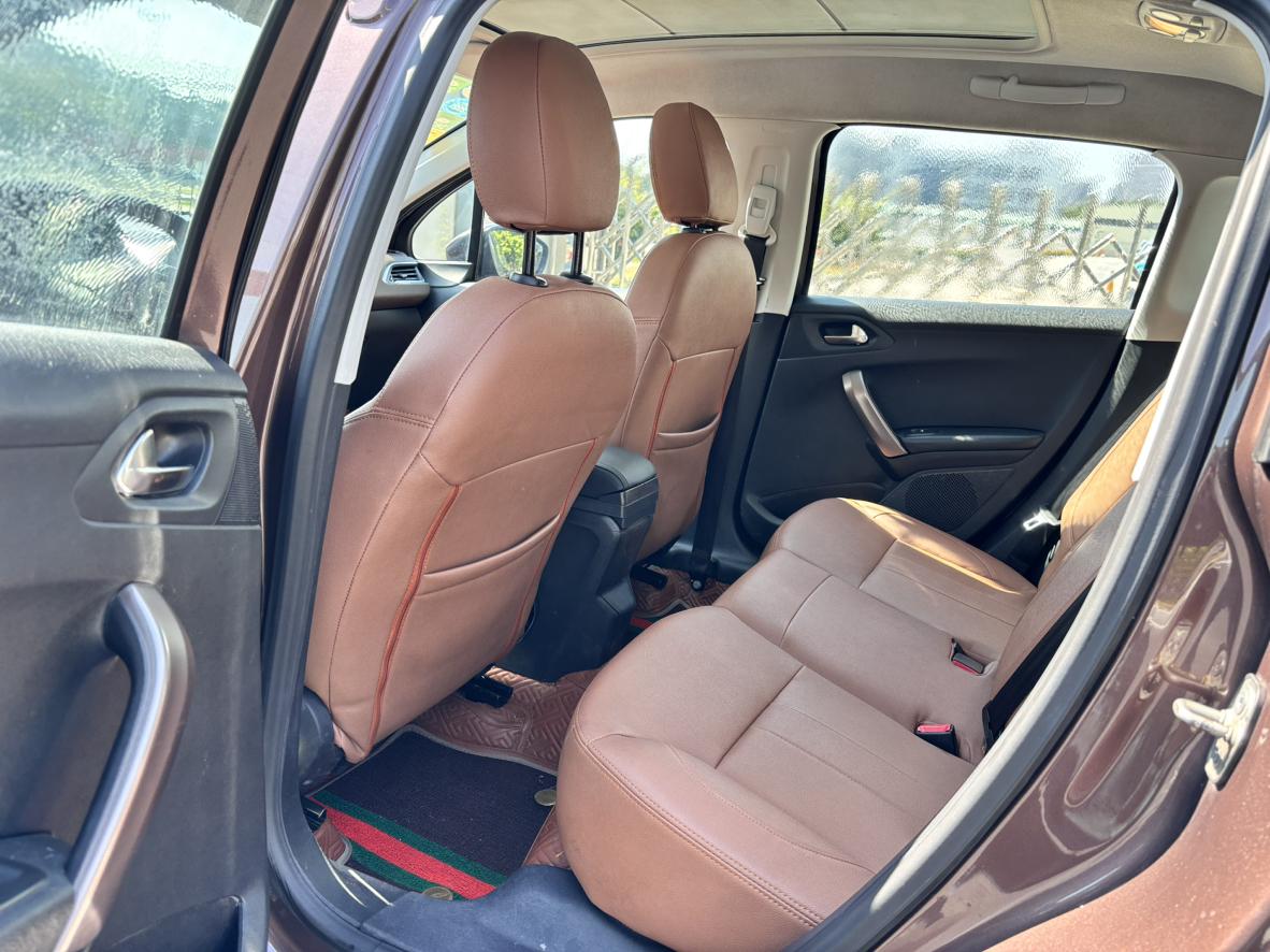 Peugeot 2008 2015 thumb 7