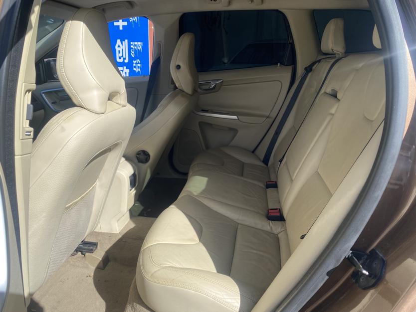 Volvo XC60 2014 thumb 7