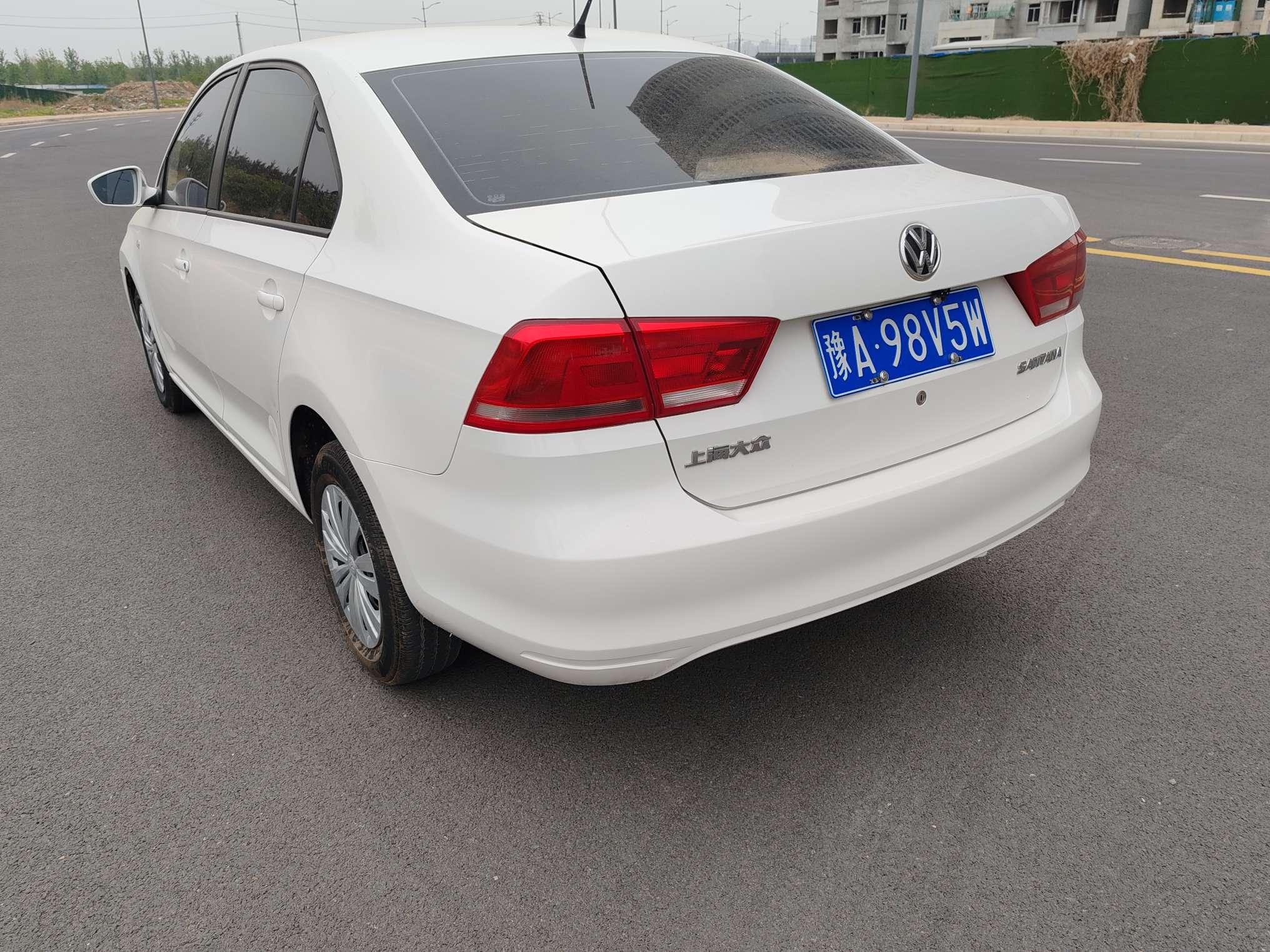 Volkswagen Santana 2016 thumb 2