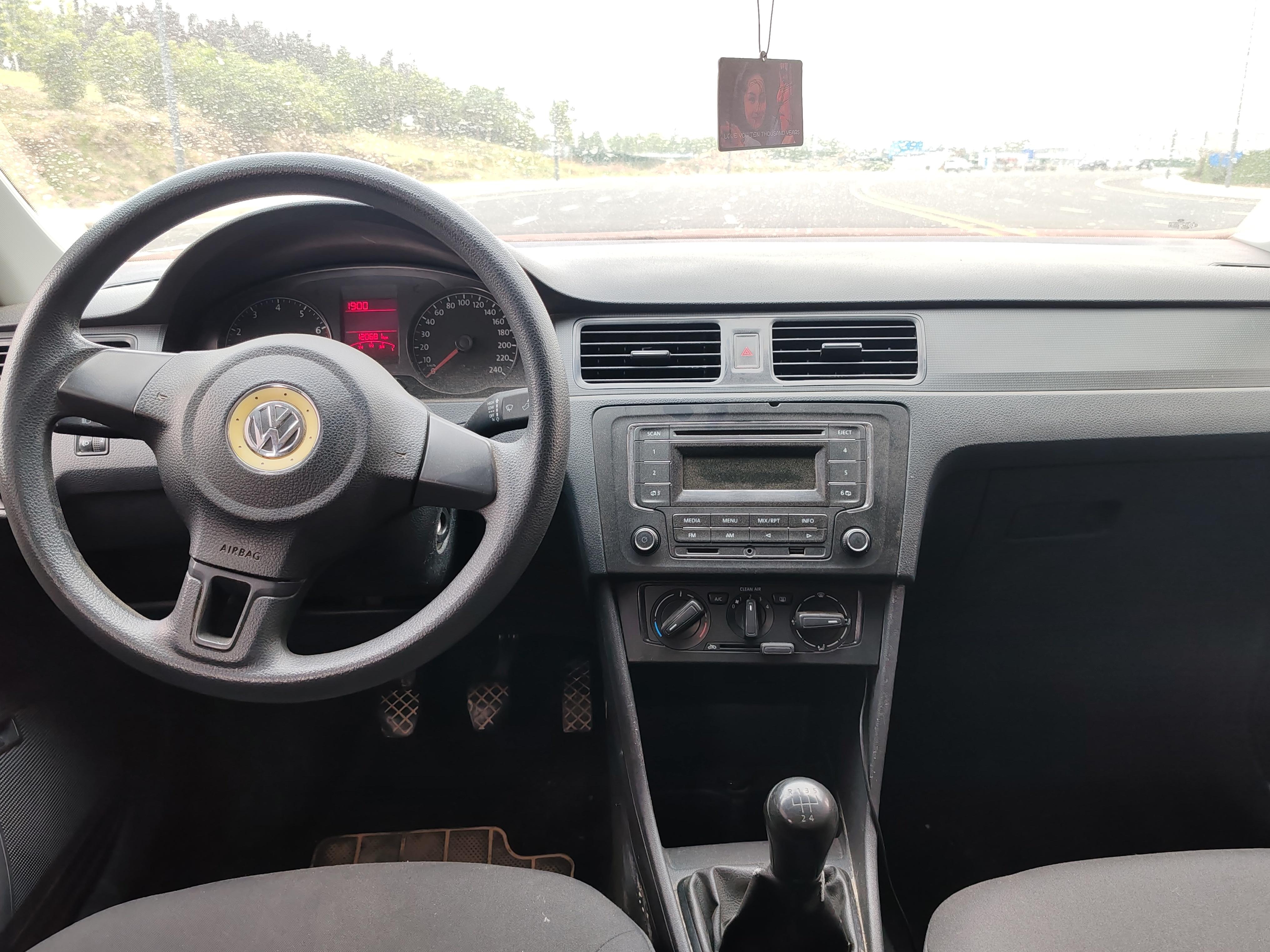 Volkswagen Santana 2016 thumb 5