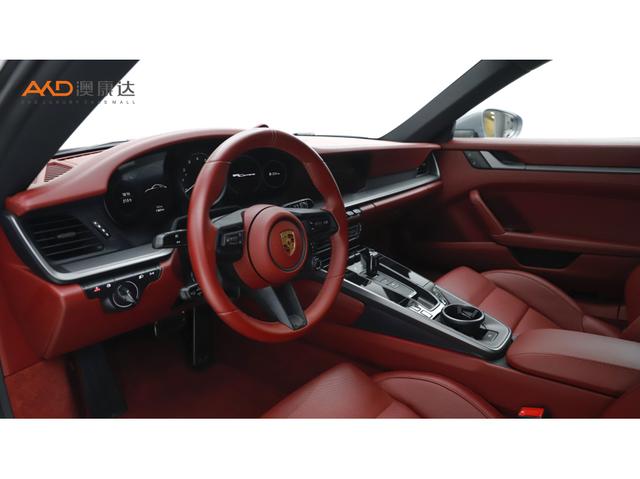 Porsche 911 2023 thumb 3