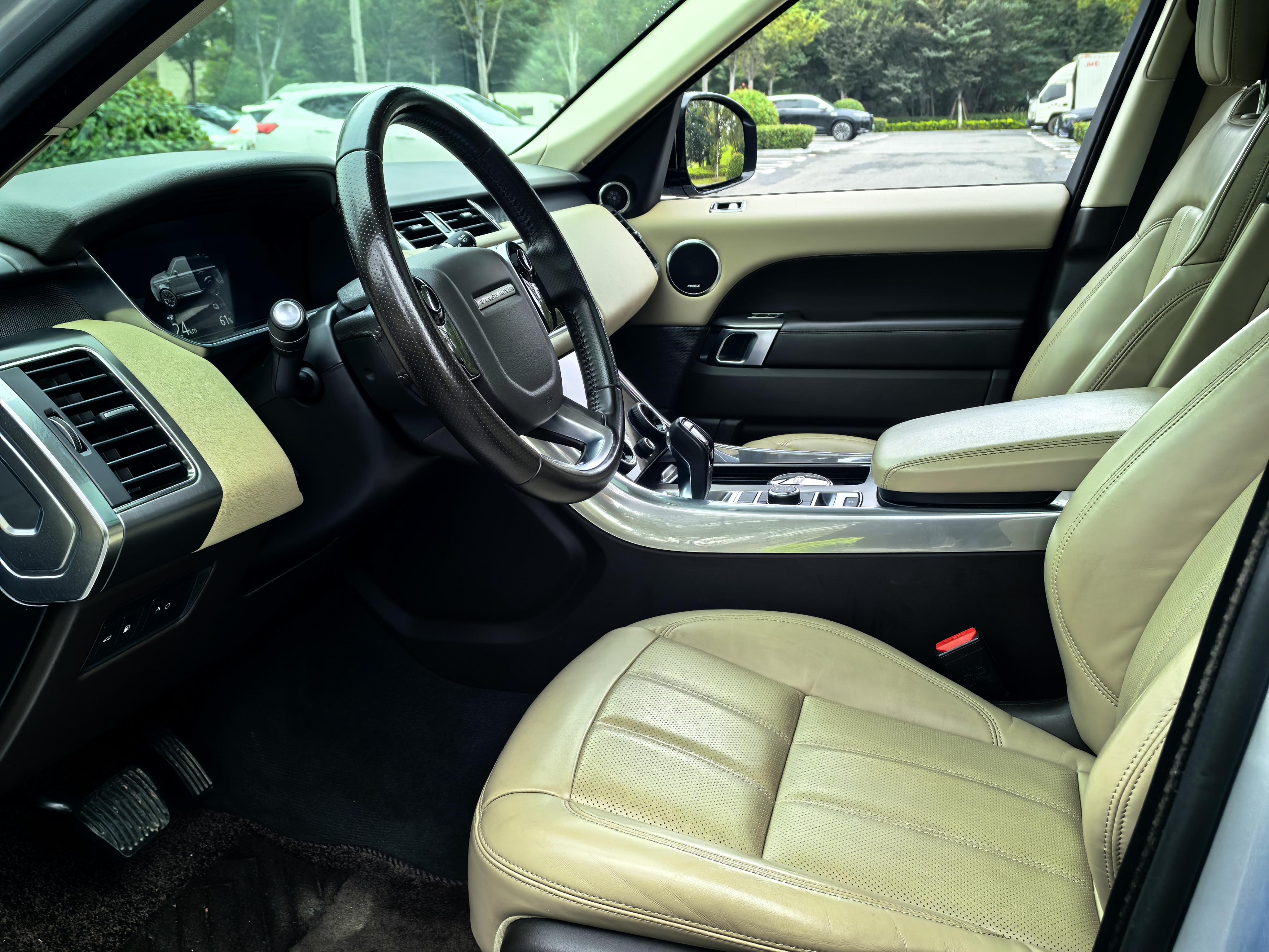 Land Rover Range Rover 2021 thumb 6