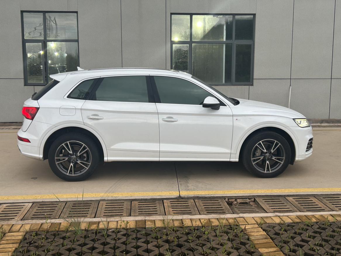 Audi Q5 2019 thumb 3