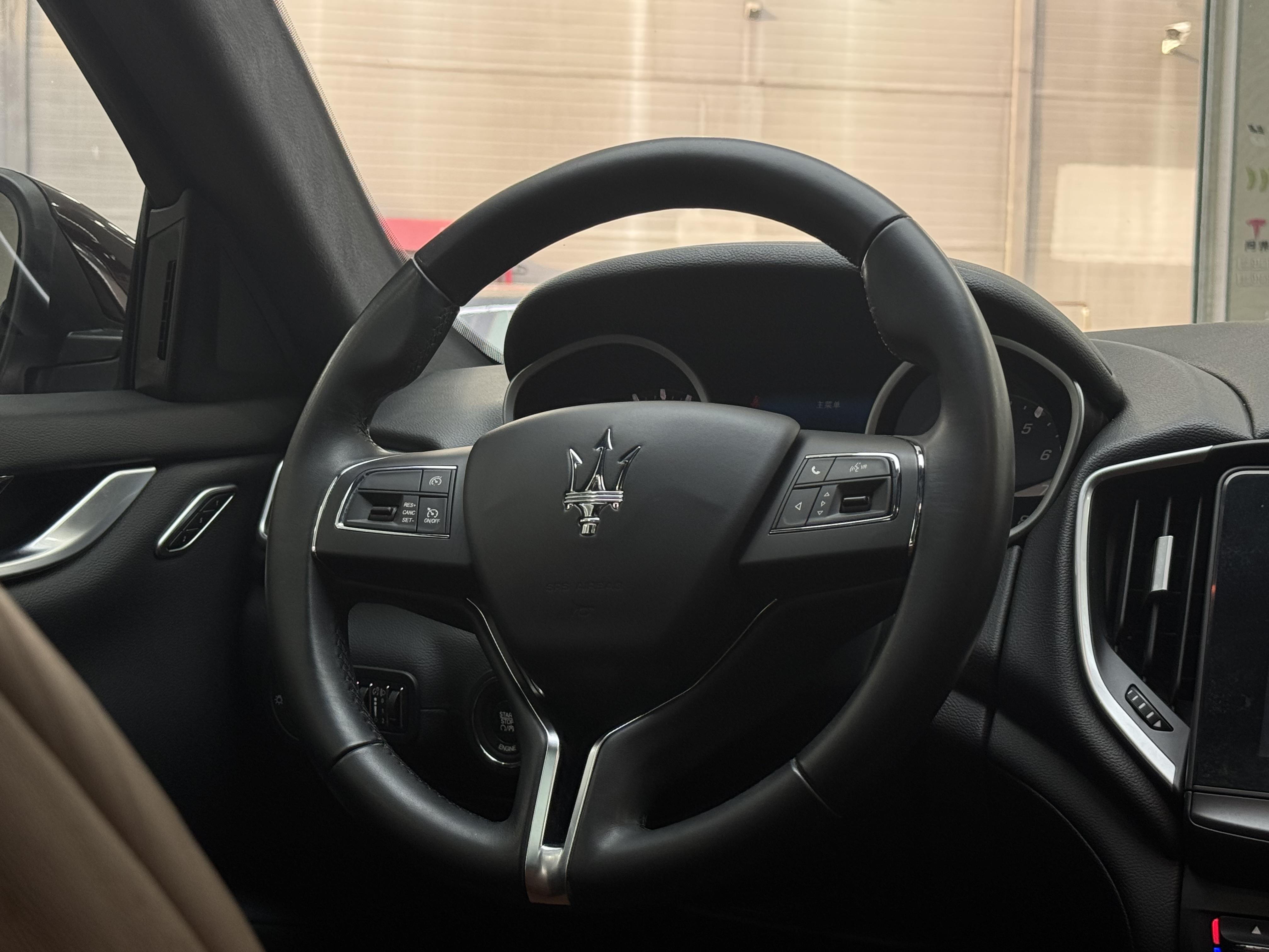 Maserati Ghibli 2017 thumb 12