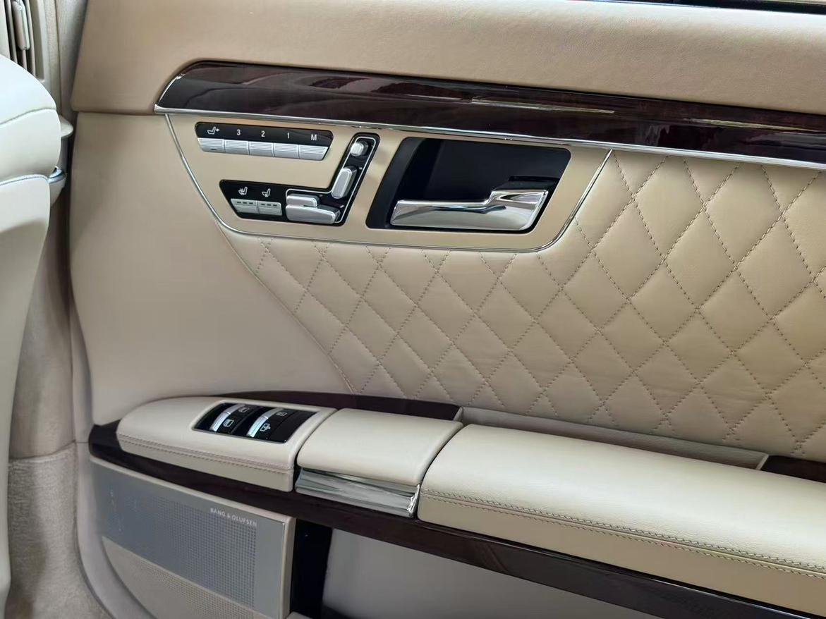 Mercedes-Benz S-Class 2015 thumb 12